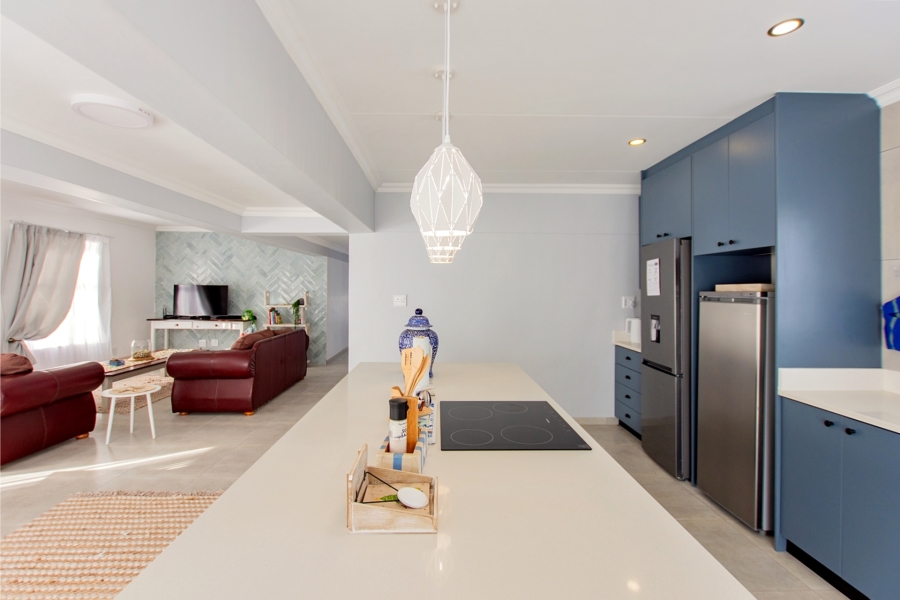 5 Bedroom Property for Sale in Brittania Beach Estate Western Cape